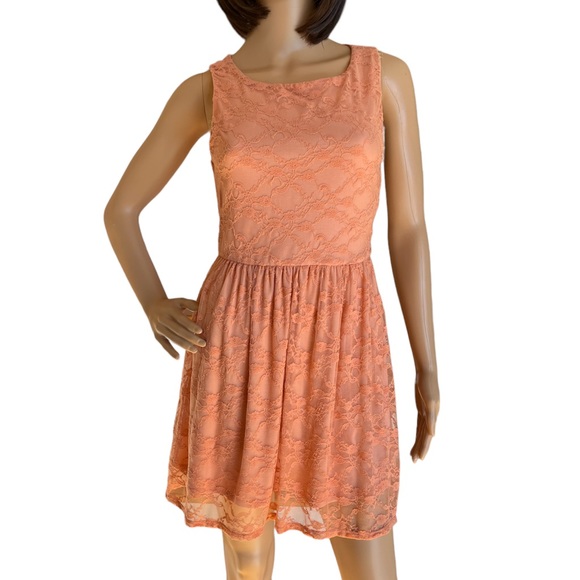 Forever 21 Dresses & Skirts - 🔴 Forever 21 lace dress small peach sleeveless